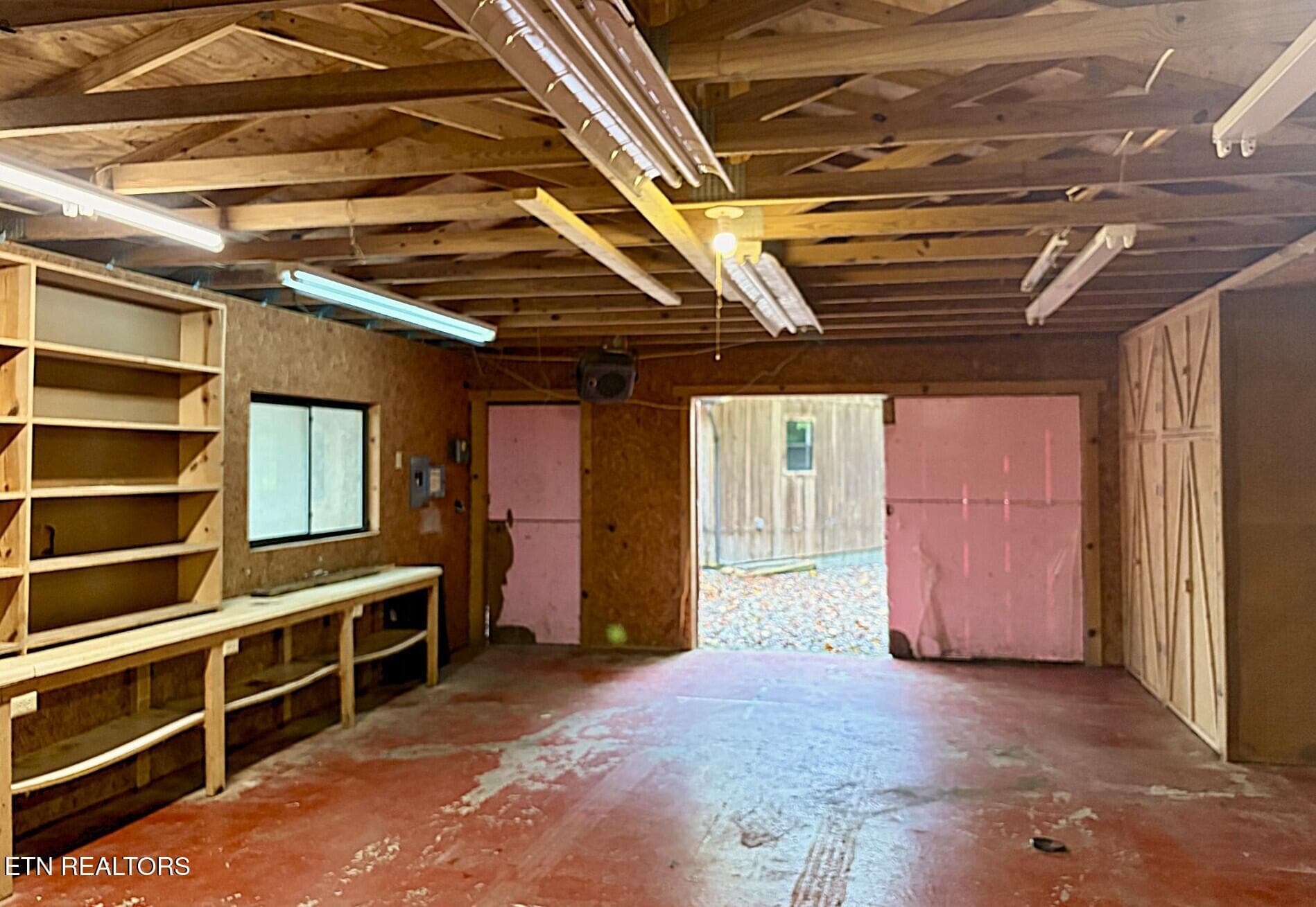 Detached Garage_Workshop - 2944 Mcmahan Sawmill Rd, Sevierville, TN 37862