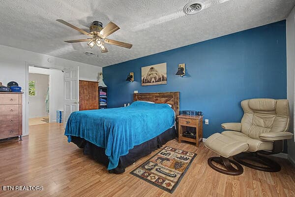 16 FRONT BEDROOM TOWARD HALLWAY - 875 Palmer Hollow Rd, Bybee, TN 37713