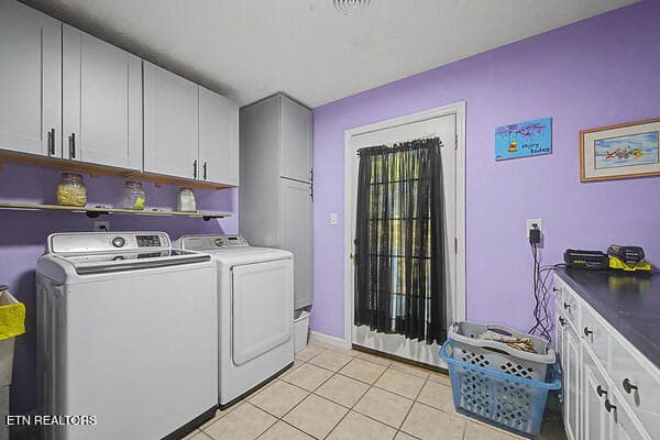 28 LAUNDRY REAR DOOR - 875 Palmer Hollow Rd, Bybee, TN 37713