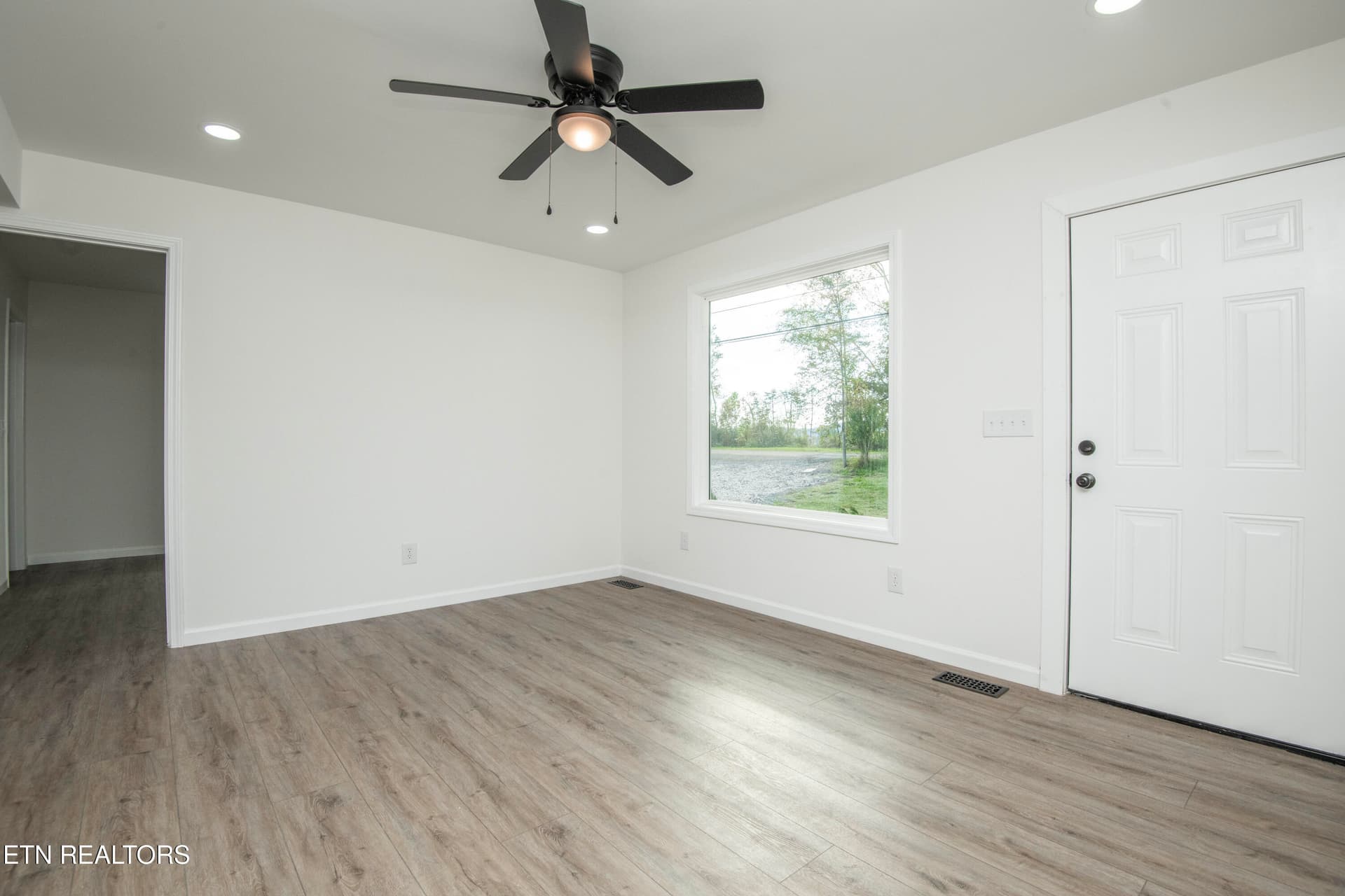 living 1 - 7309 Hammer Rd, Knoxville, TN 37924