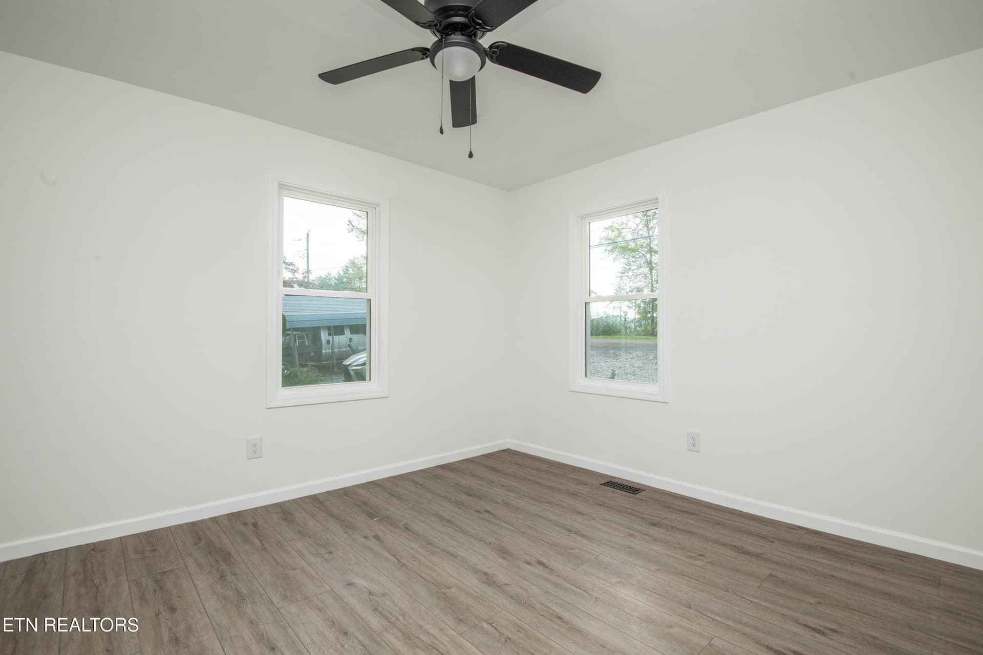 bed 2 - 7309 Hammer Rd, Knoxville, TN 37924