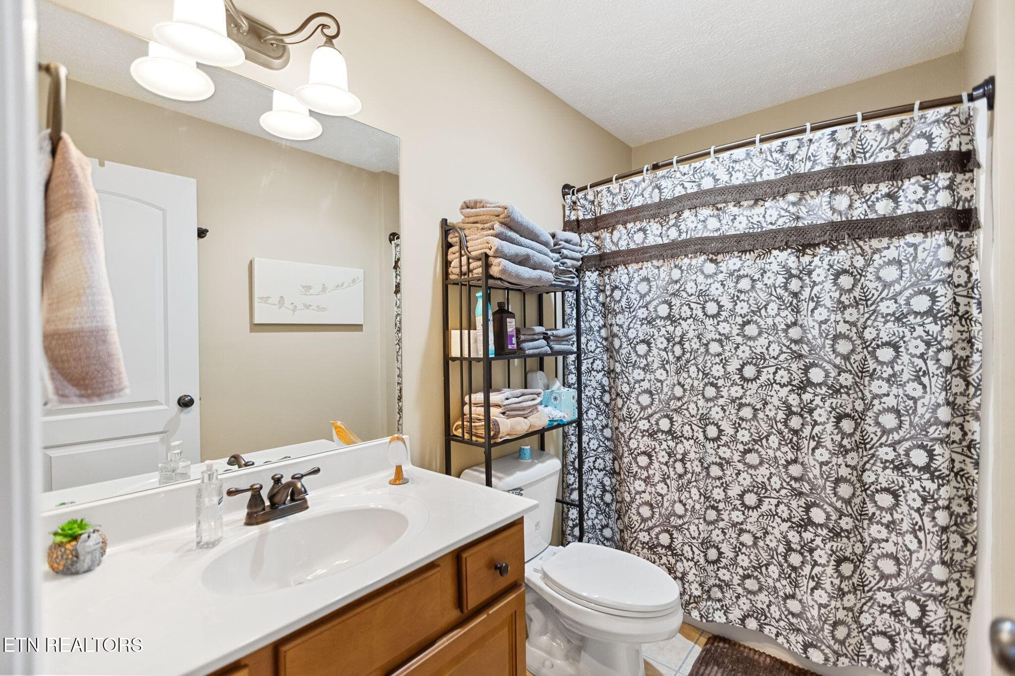 2nd master bath - 1003 Woullard Way 1, Sevierville, TN 37876, Sevierville
