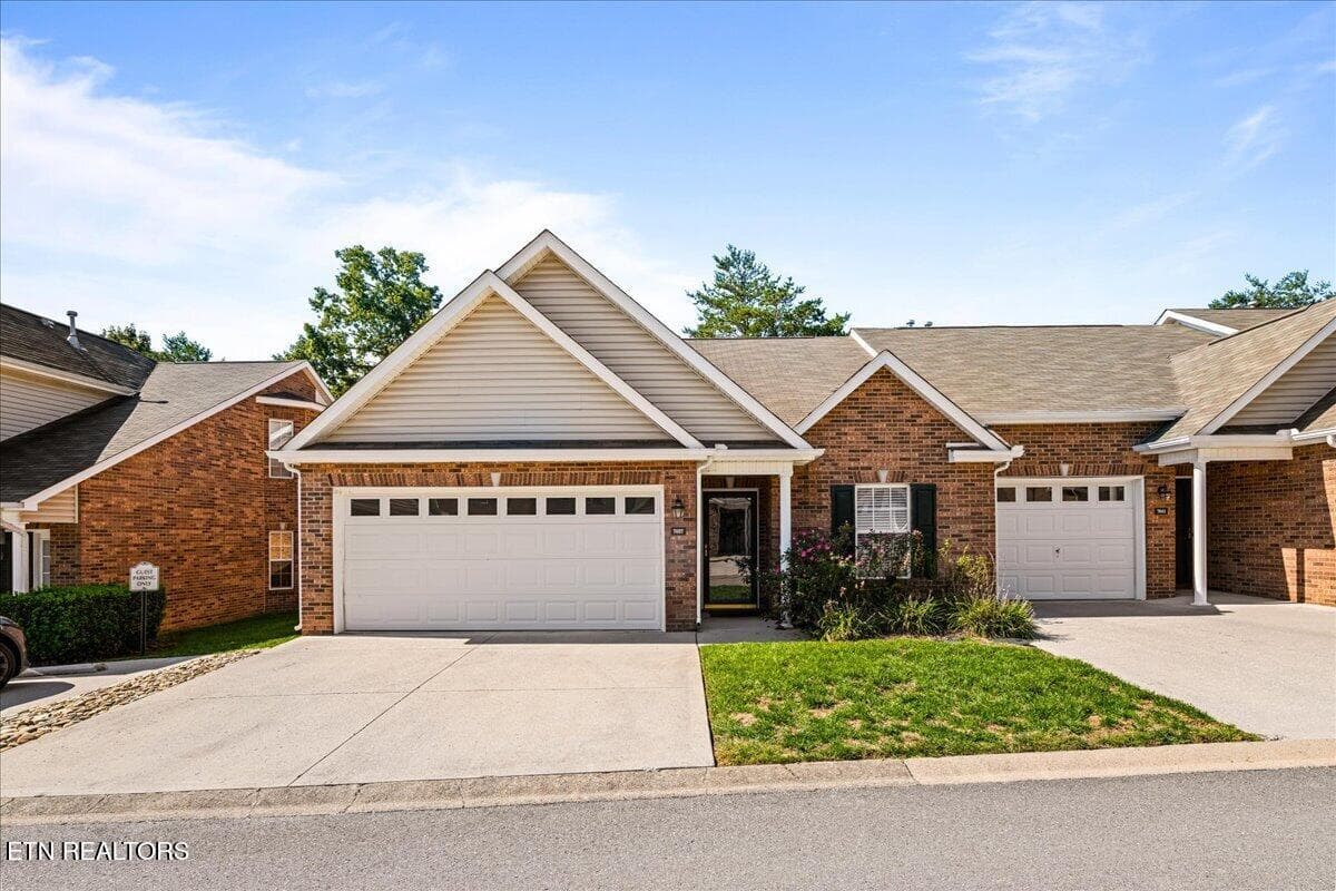 03-7037 La Christa Way - 7037 La Christa Way, Knoxville, TN 37921