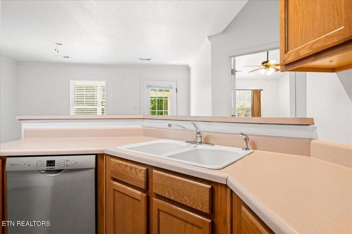 25-7037 La Christa Way - 7037 La Christa Way, Knoxville, TN 37921