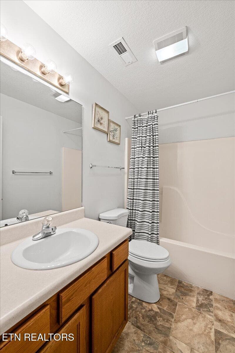 29-7037 La Christa Way - 7037 La Christa Way, Knoxville, TN 37921