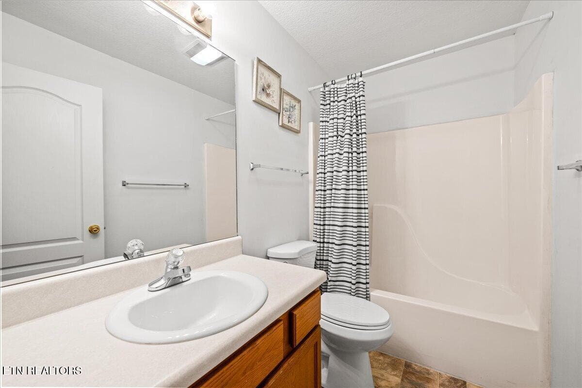 30-7037 La Christa Way - 7037 La Christa Way, Knoxville, TN 37921