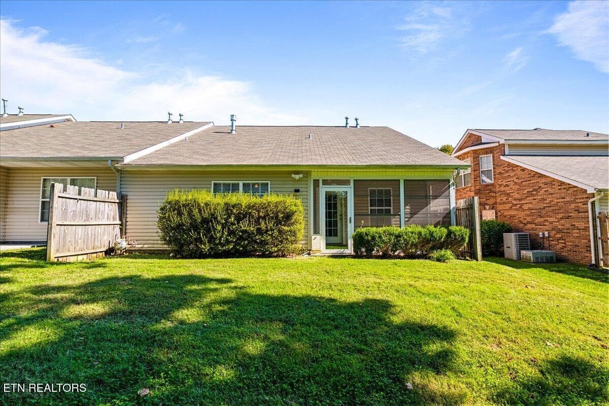 49-7037 La Christa Way - 7037 La Christa Way, Knoxville, TN 37921