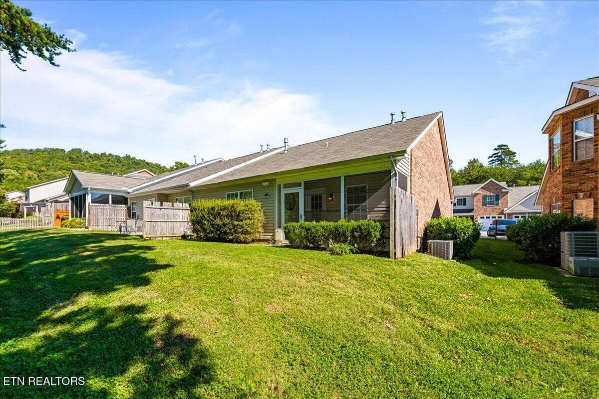 50-7037 La Christa Way - 7037 La Christa Way, Knoxville, TN 37921