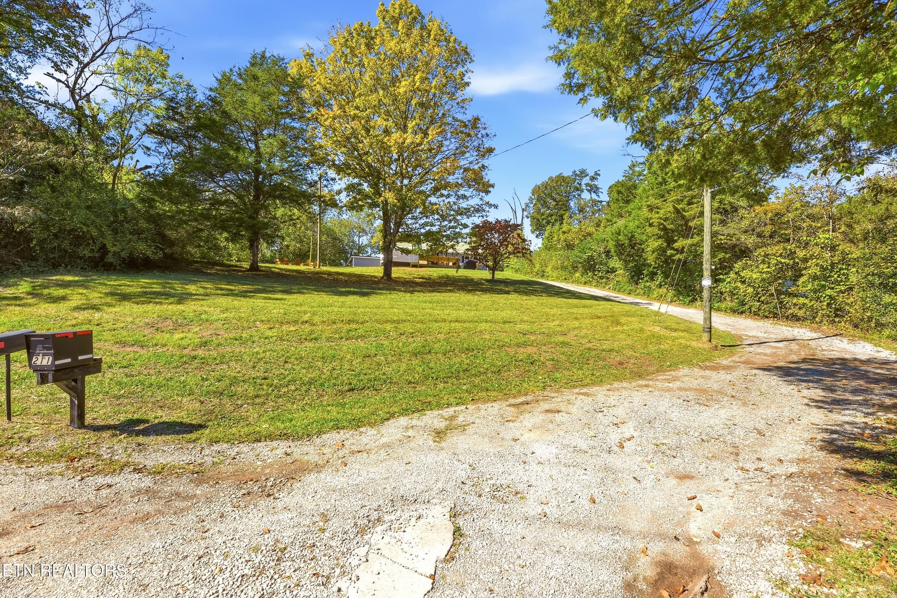 1000020913 - 215 Longfield Rd, Rocky Top, TN 37769
