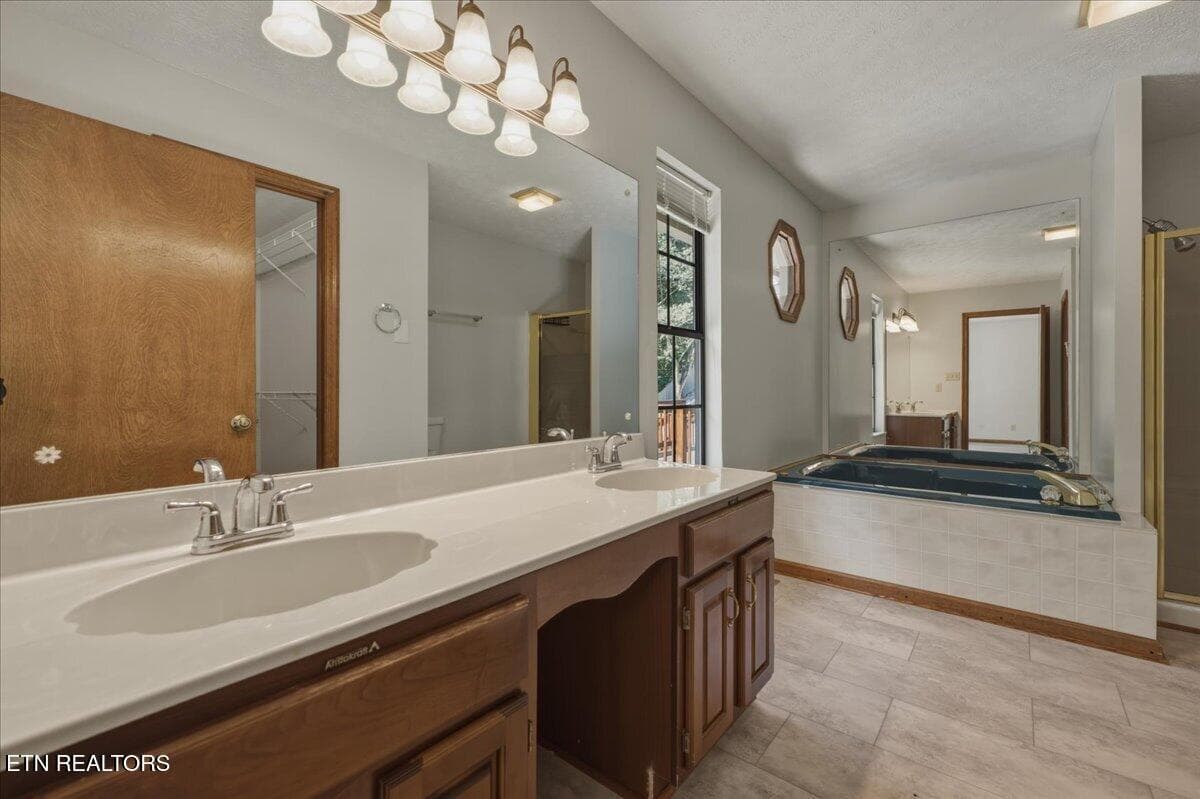 17-Primary Bath - 9229 Hollander Lane, Knoxville, TN 37931, Knoxville