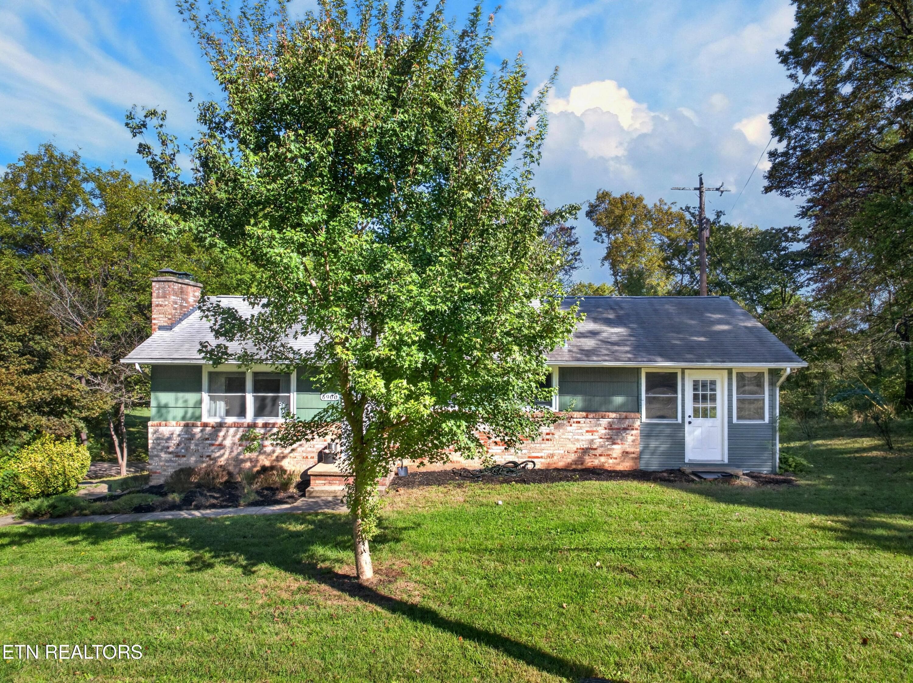 002-6900SeviervillePike-Knoxville-TN-379 - 6900 Sevierville Pike, Knoxville, TN 37920, Knoxville