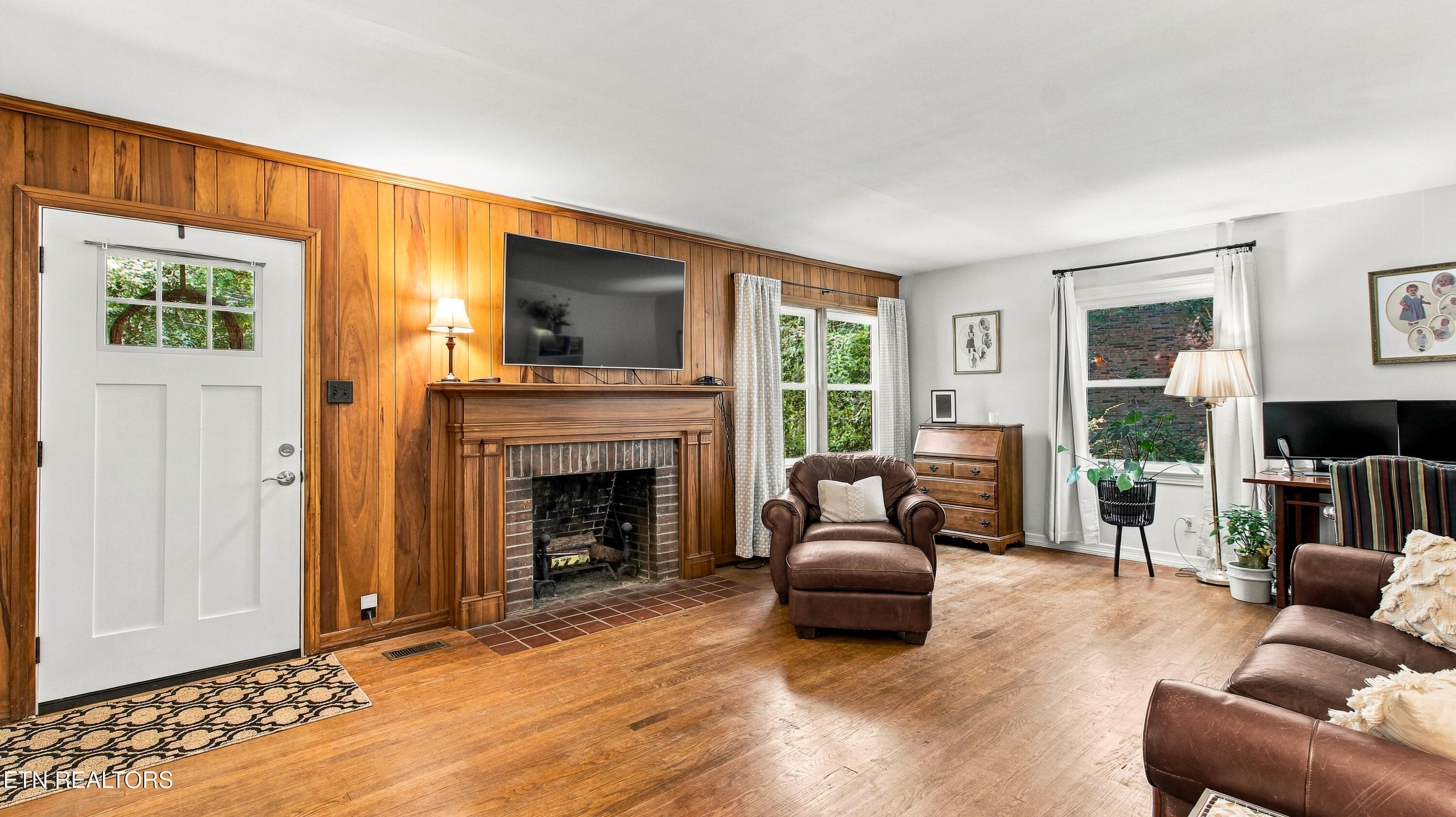Cozy Living Room - 5801 Holston Hills Rd, Knoxville, TN 37914, Knoxville