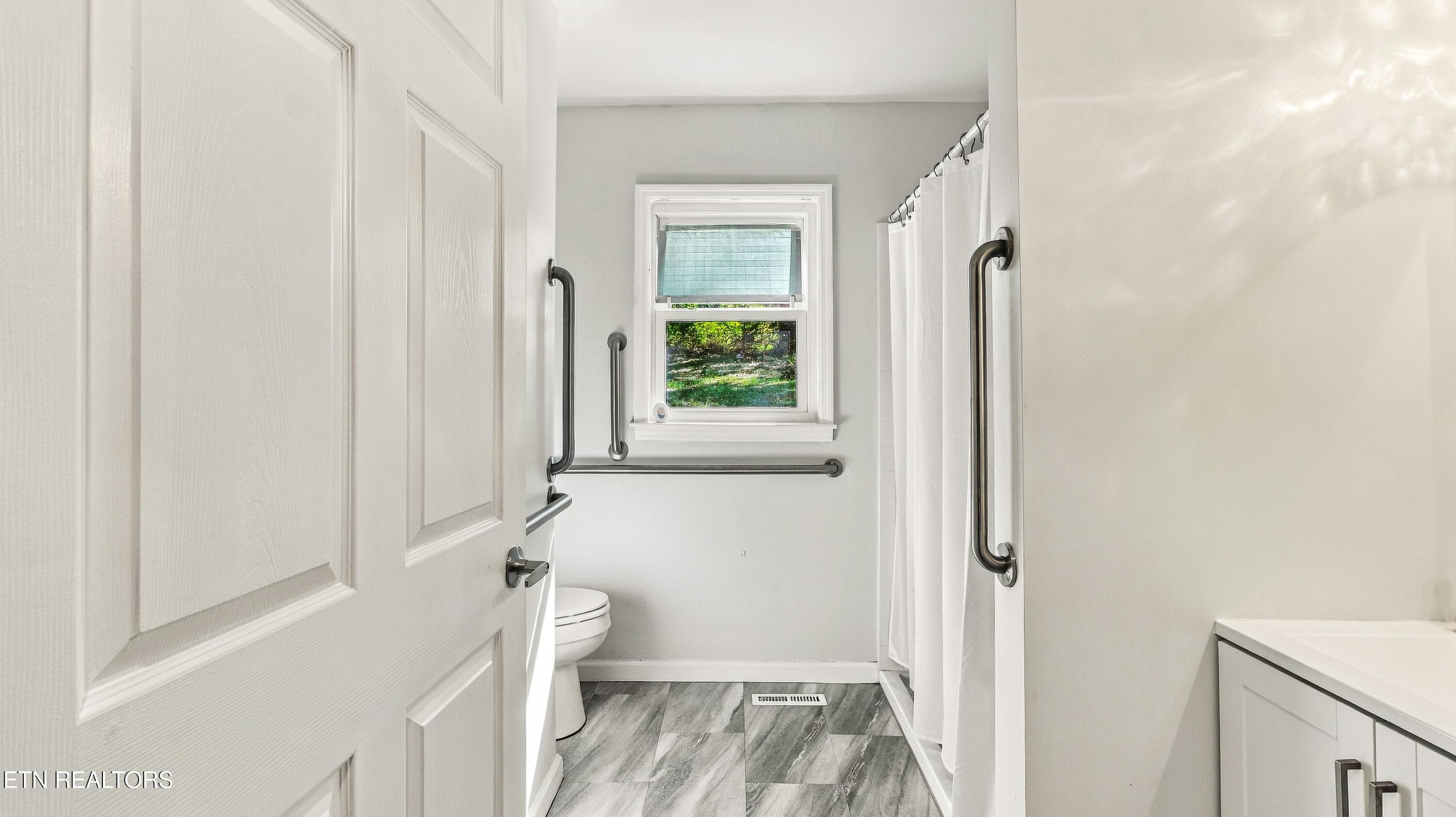 Bathroom 2 - 5801 Holston Hills Rd, Knoxville, TN 37914, Knoxville