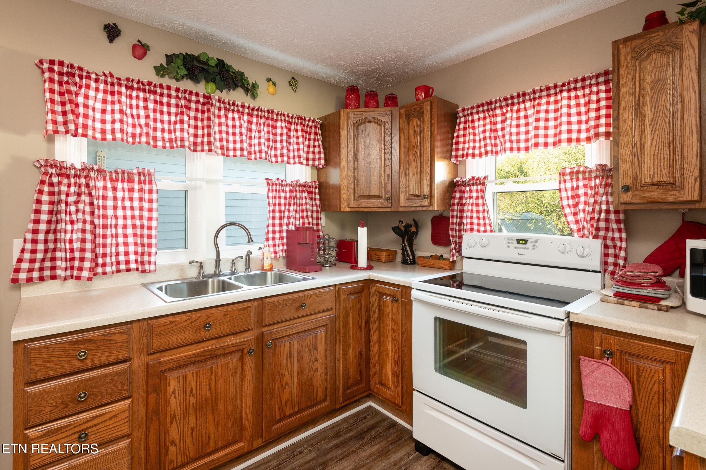 Kitchen1 - 121 Midway Drive, Oliver Springs, TN 37840, Oliver Springs