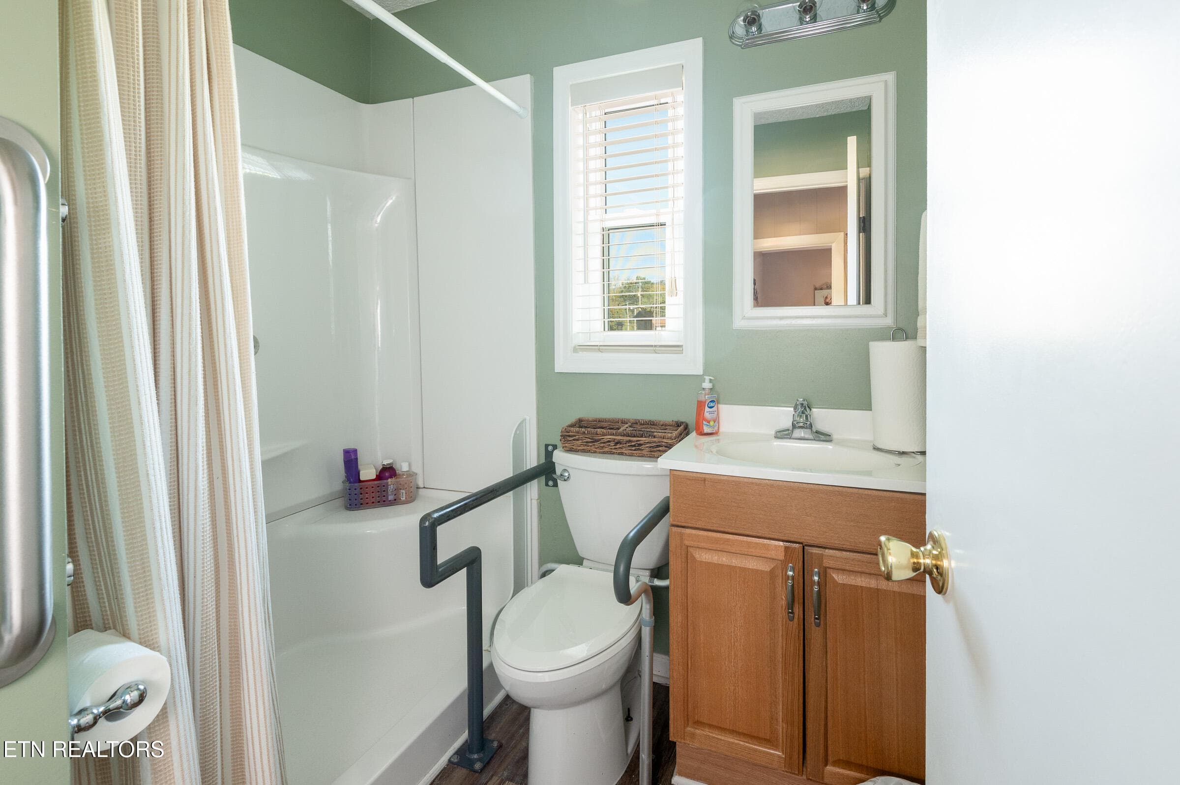 Walk in Shower - 121 Midway Drive, Oliver Springs, TN 37840, Oliver Springs