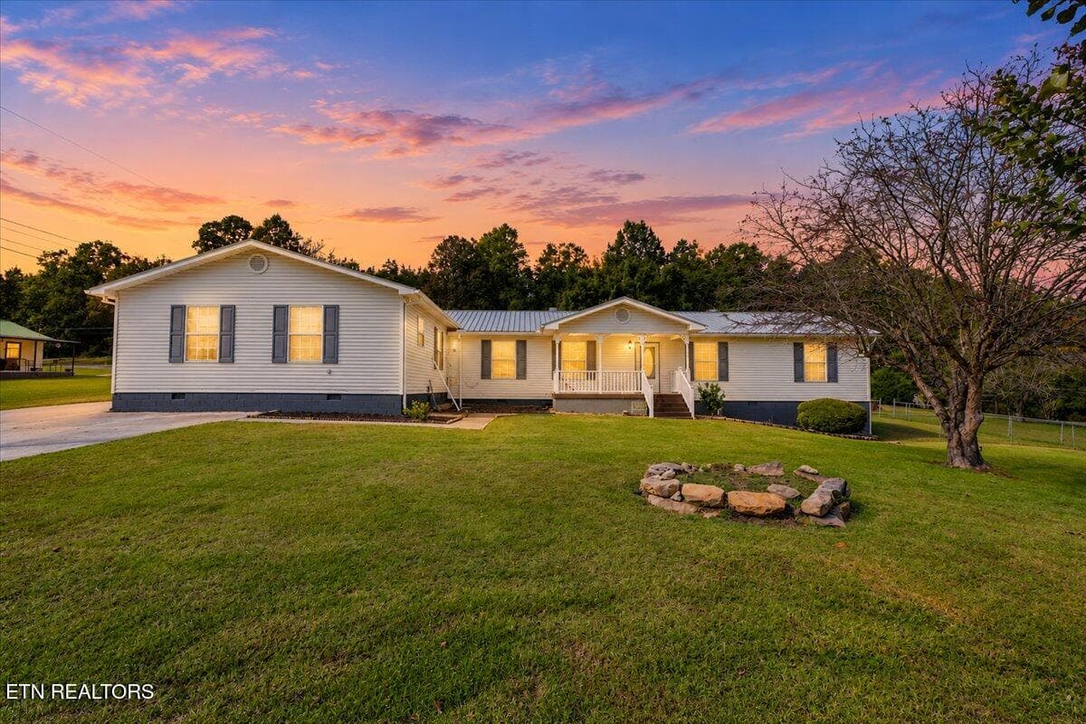 01-318 Springfield Dr - 318 Springfield Drive, LaFollette, TN 37766