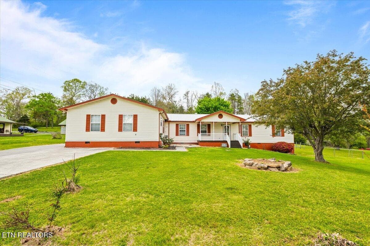 10-318 Springfield Dr - 318 Springfield Drive, LaFollette, TN 37766