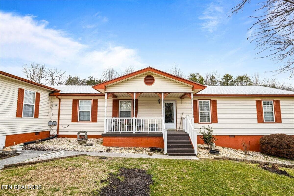 11-318 Springfield Dr - 318 Springfield Drive, LaFollette, TN 37766