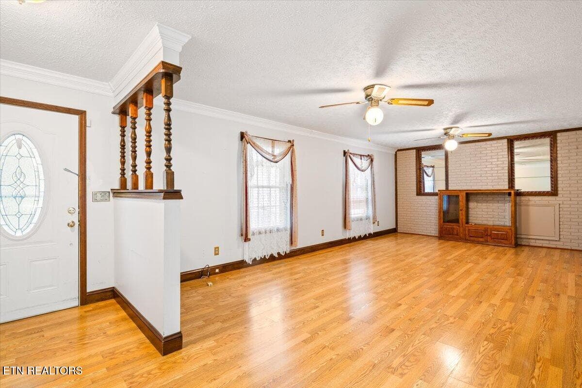 17-318 Springfield Dr - 318 Springfield Drive, LaFollette, TN 37766
