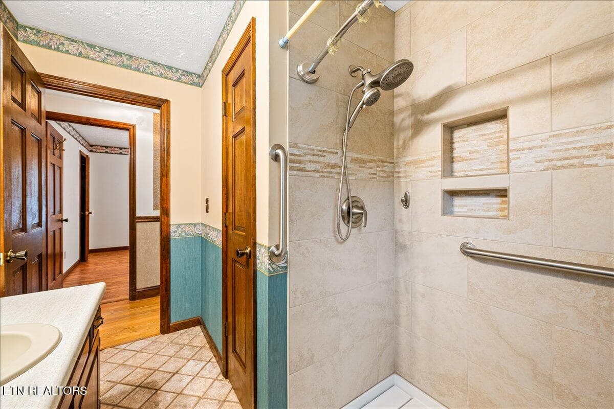 22-318 Springfield Dr - 318 Springfield Drive, LaFollette, TN 37766