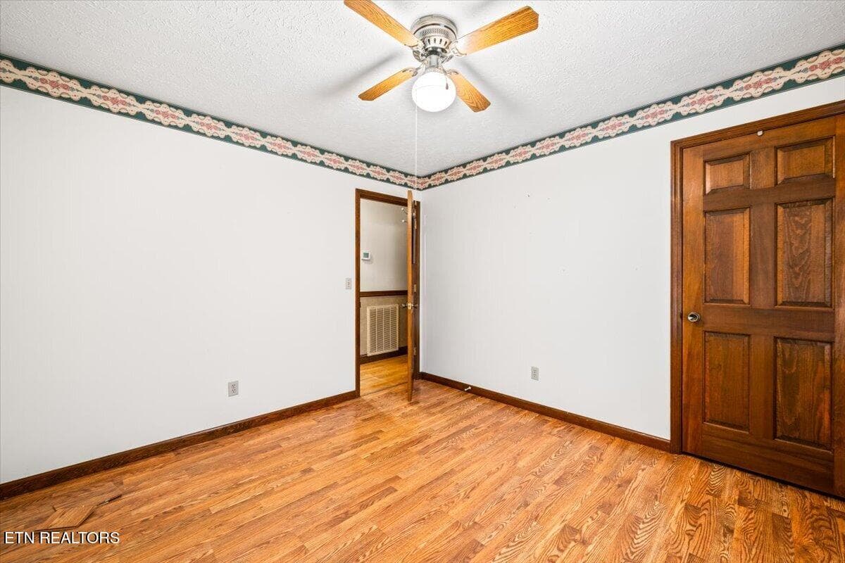 24-318 Springfield Dr - 318 Springfield Drive, LaFollette, TN 37766