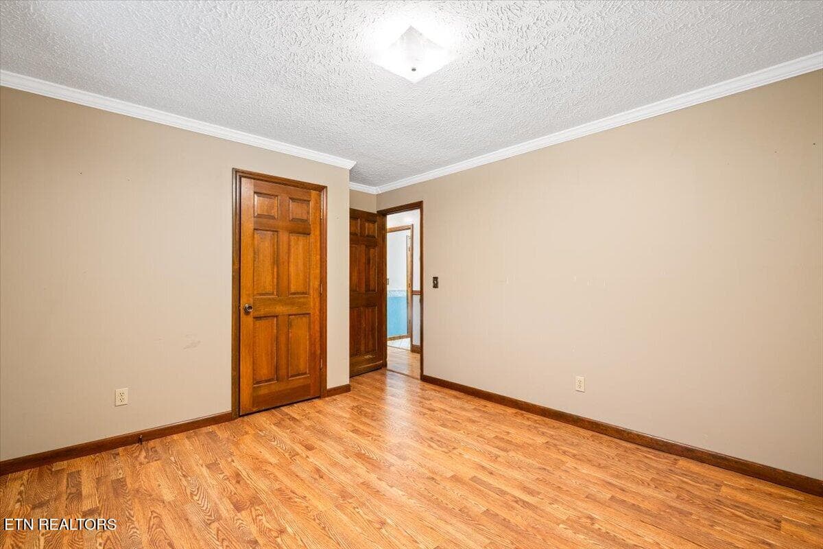 26-318 Springfield Dr - 318 Springfield Drive, LaFollette, TN 37766