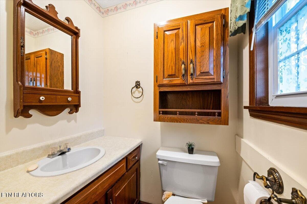 29-318 Springfield Dr - 318 Springfield Drive, LaFollette, TN 37766