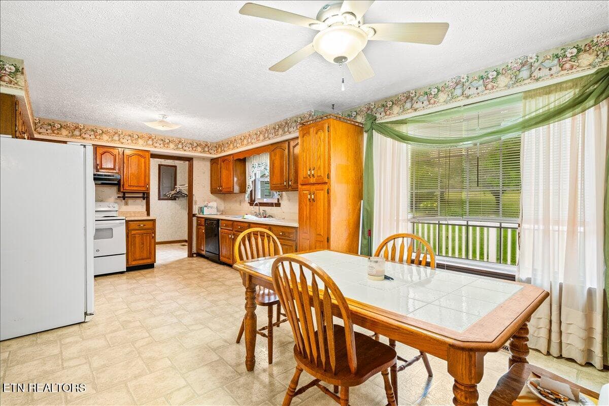 31-318 Springfield Dr - 318 Springfield Drive, LaFollette, TN 37766