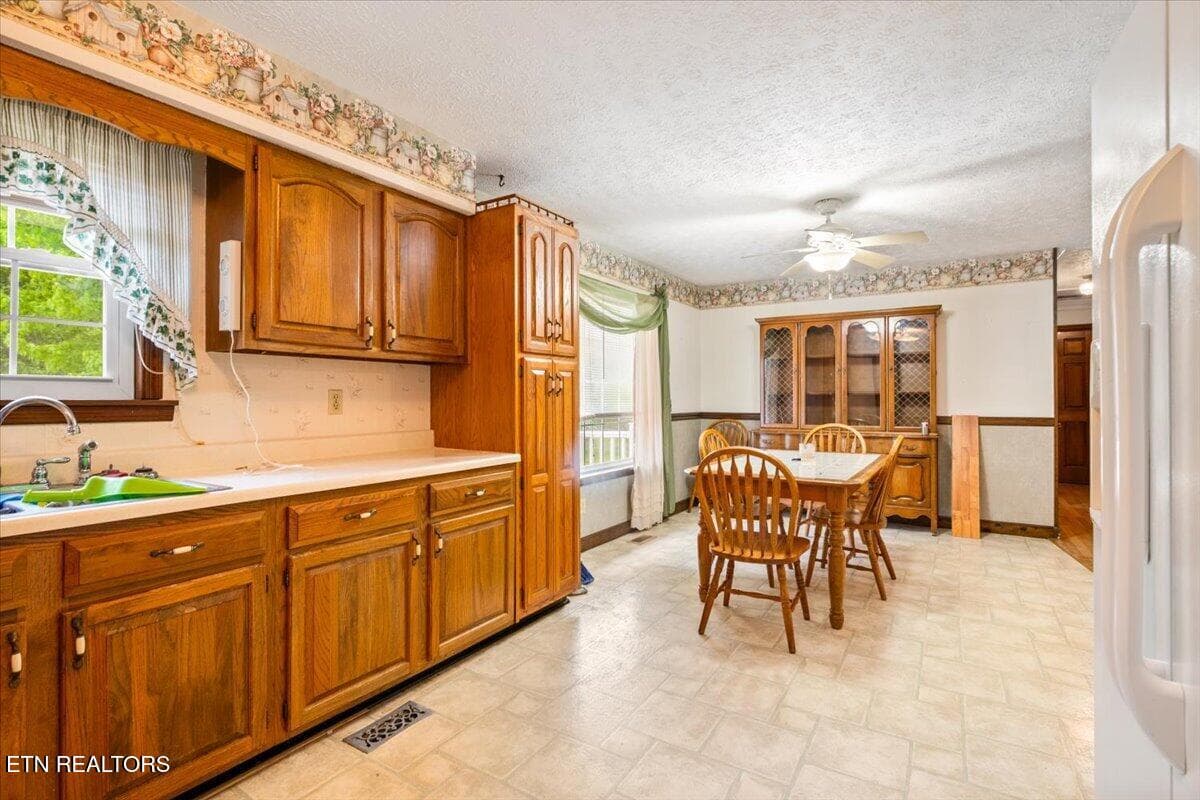 34-318 Springfield Dr - 318 Springfield Drive, LaFollette, TN 37766