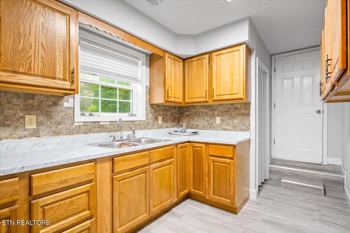 41-318 Springfield Dr - 318 Springfield Drive, LaFollette, TN 37766