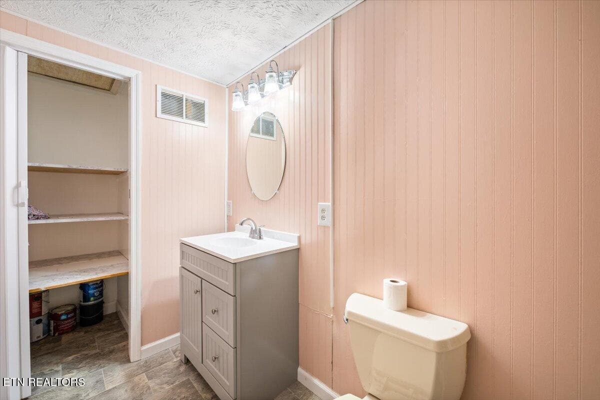 43-318 Springfield Dr - 318 Springfield Drive, LaFollette, TN 37766