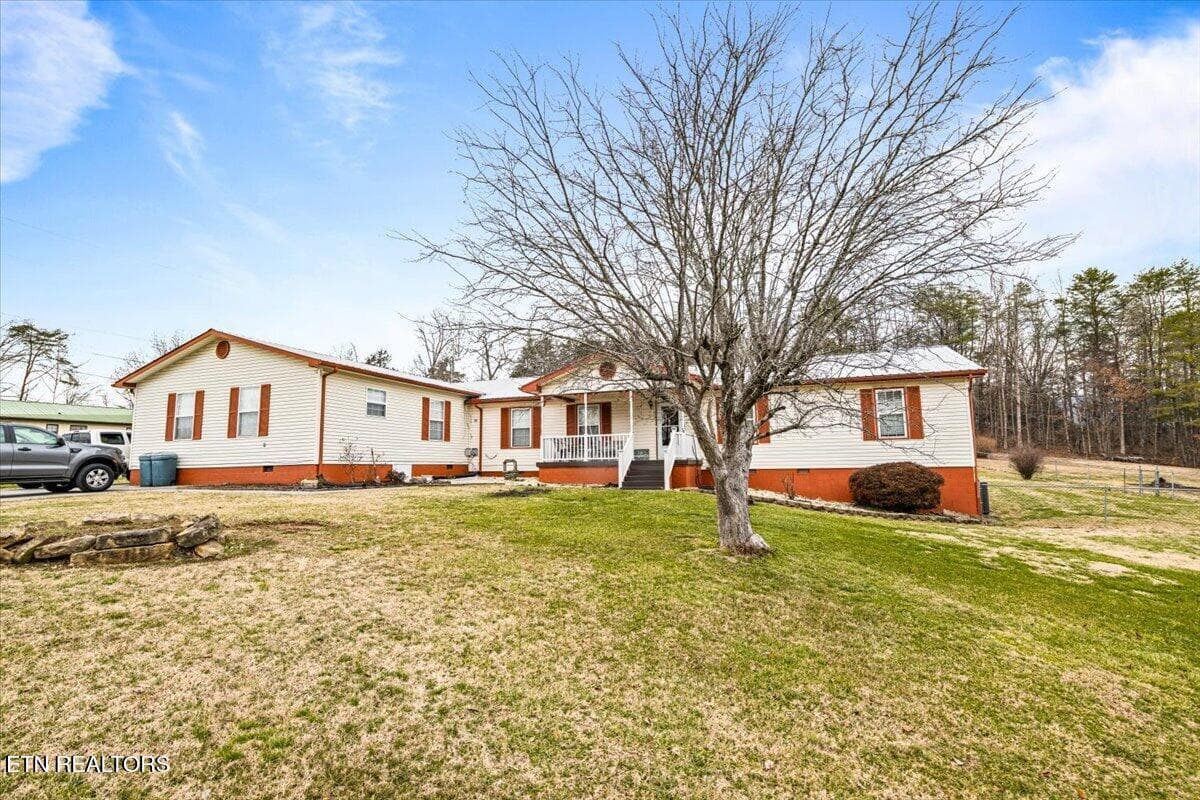 58-318 Springfield Dr - 318 Springfield Drive, LaFollette, TN 37766