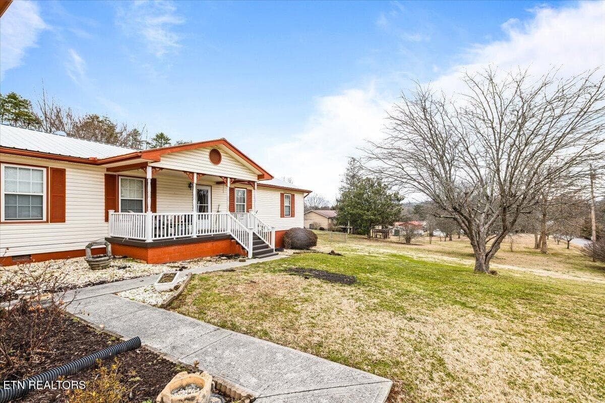 59-318 Springfield Dr - 318 Springfield Drive, LaFollette, TN 37766