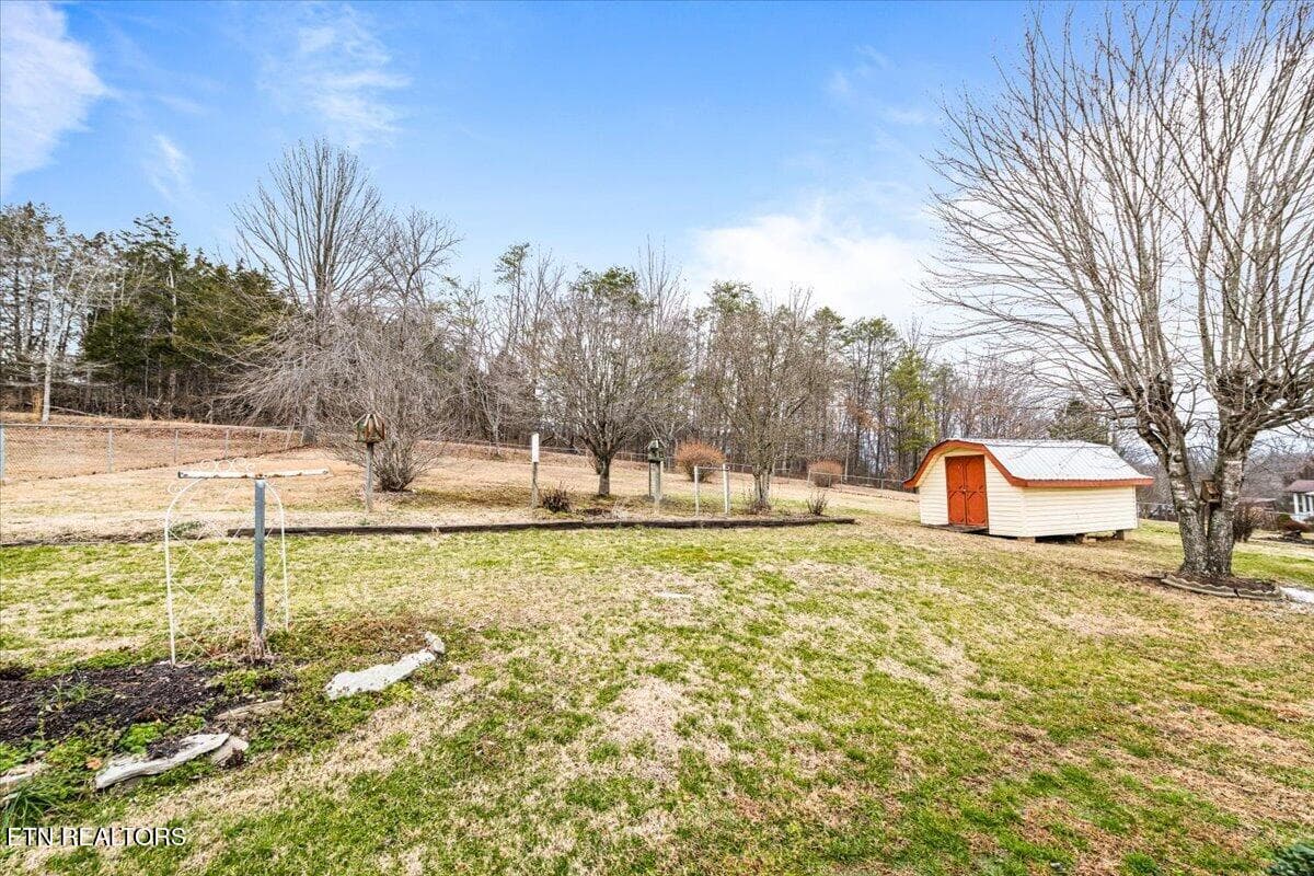 60-318 Springfield Dr - 318 Springfield Drive, LaFollette, TN 37766