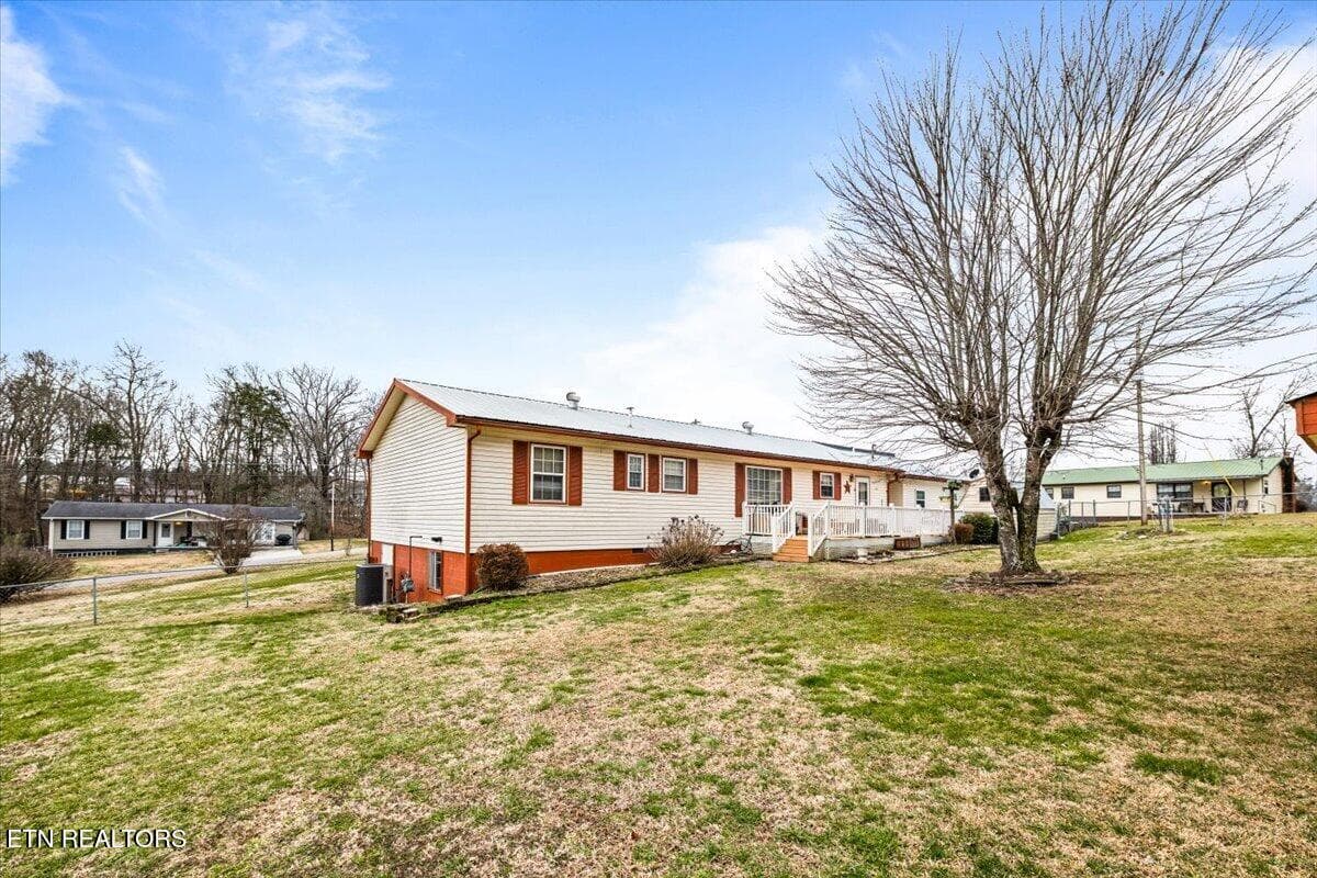 63-318 Springfield Dr - 318 Springfield Drive, LaFollette, TN 37766
