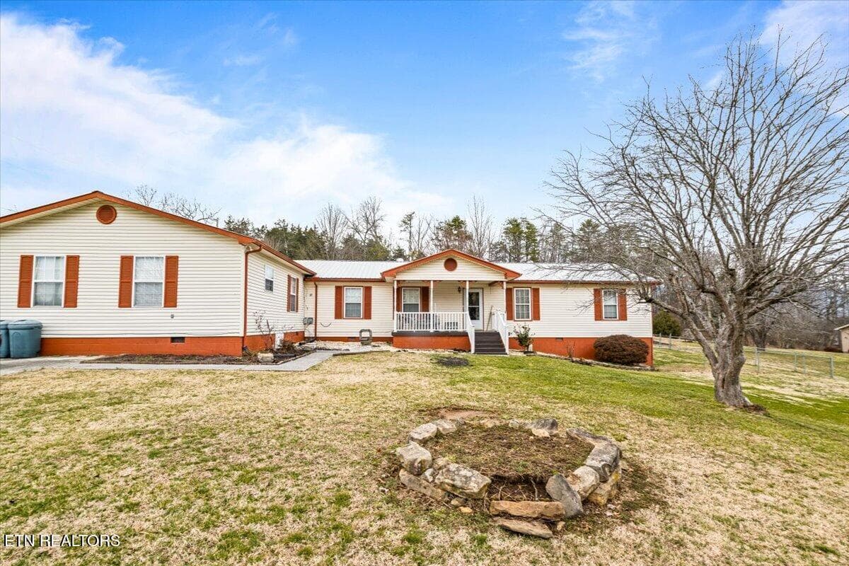 57-318 Springfield Dr - 318 Springfield Drive, LaFollette, TN 37766