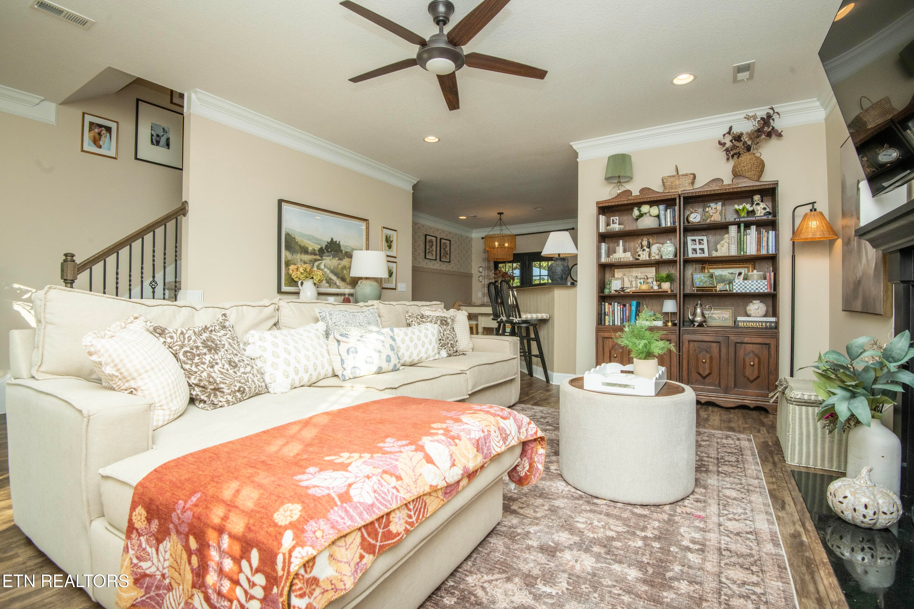 living 3 - 1147 Sky Top Lane, Powell, TN 37849