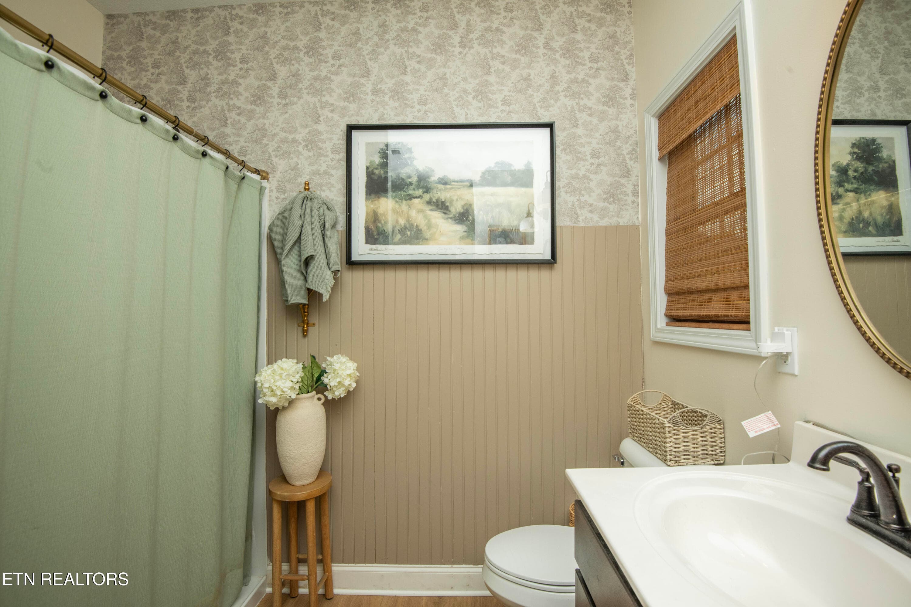 master bath 1 - 1147 Sky Top Lane, Powell, TN 37849