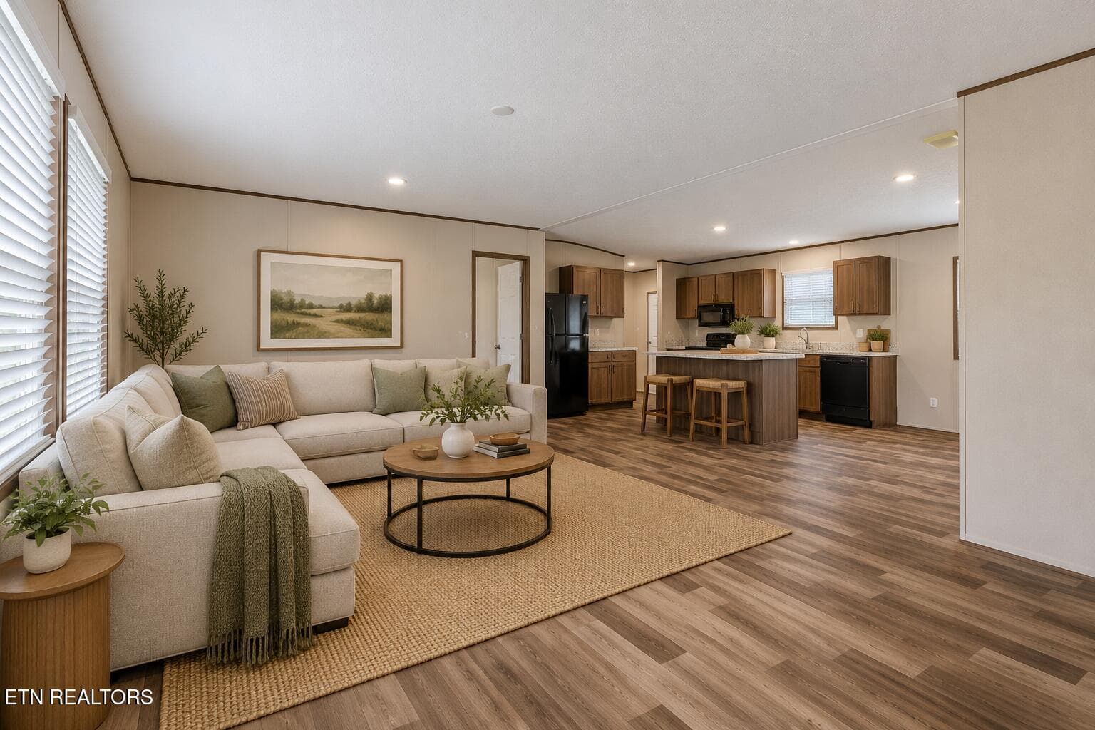 Cozy Modern Neutral Living Space - 3817 Bonnie View Ave, Knoxville, TN 37914