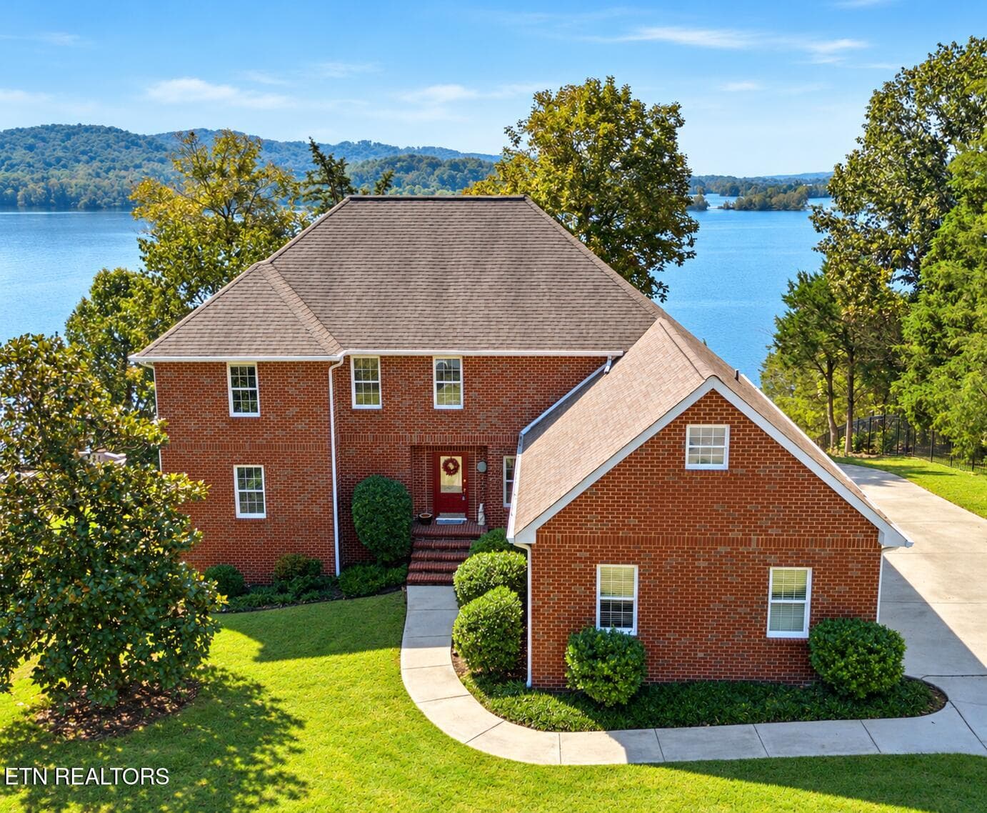 Front Drone - 197 Hartford Village Way, Kingston, TN 37763