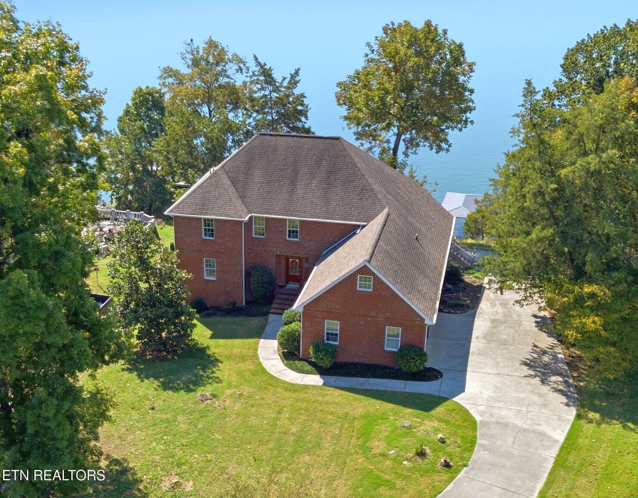 Front Drone 2 - 197 Hartford Village Way, Kingston, TN 37763