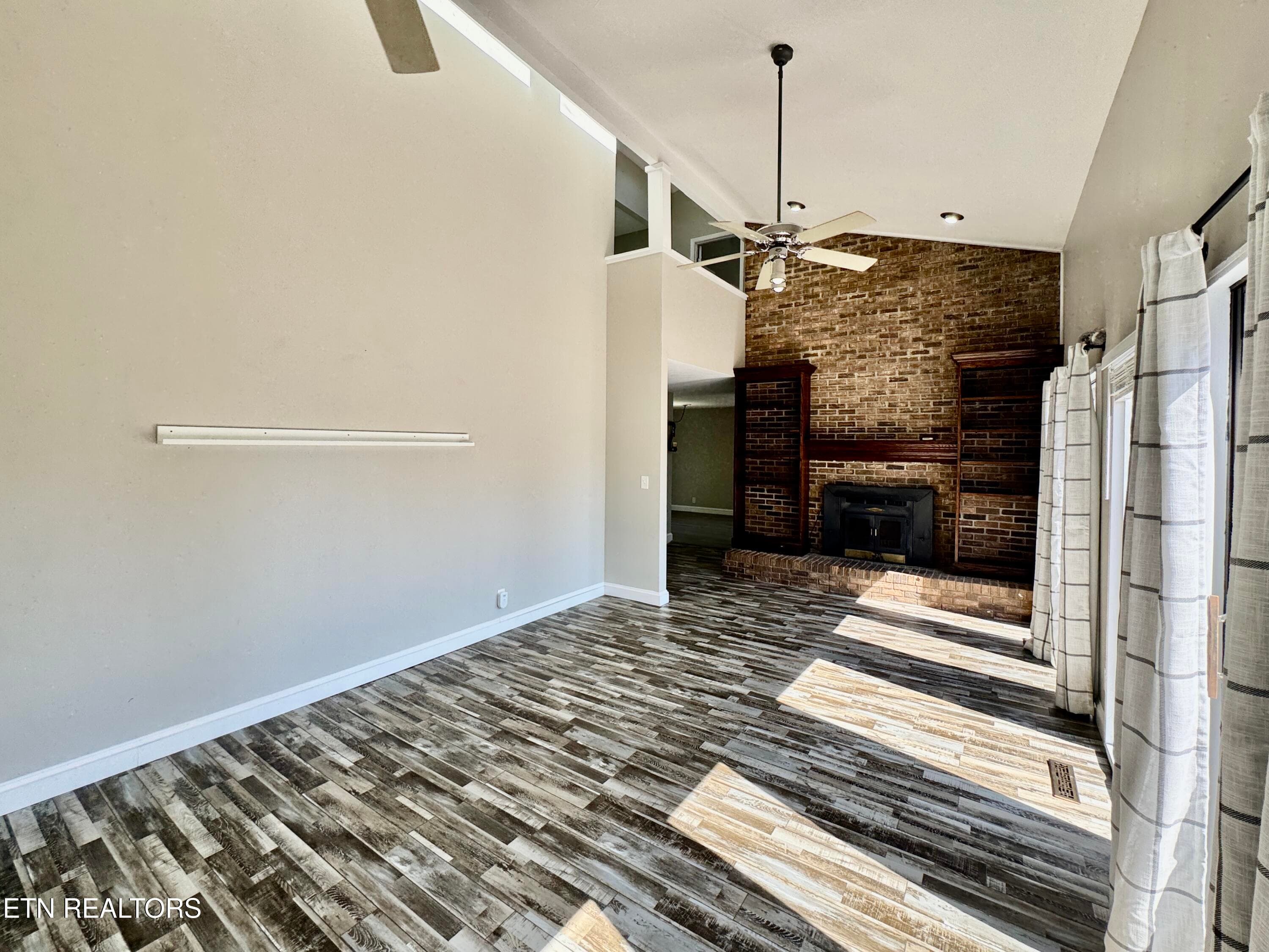 1-21 - 125 Orchard Crest Circle, Clinton, TN 37716