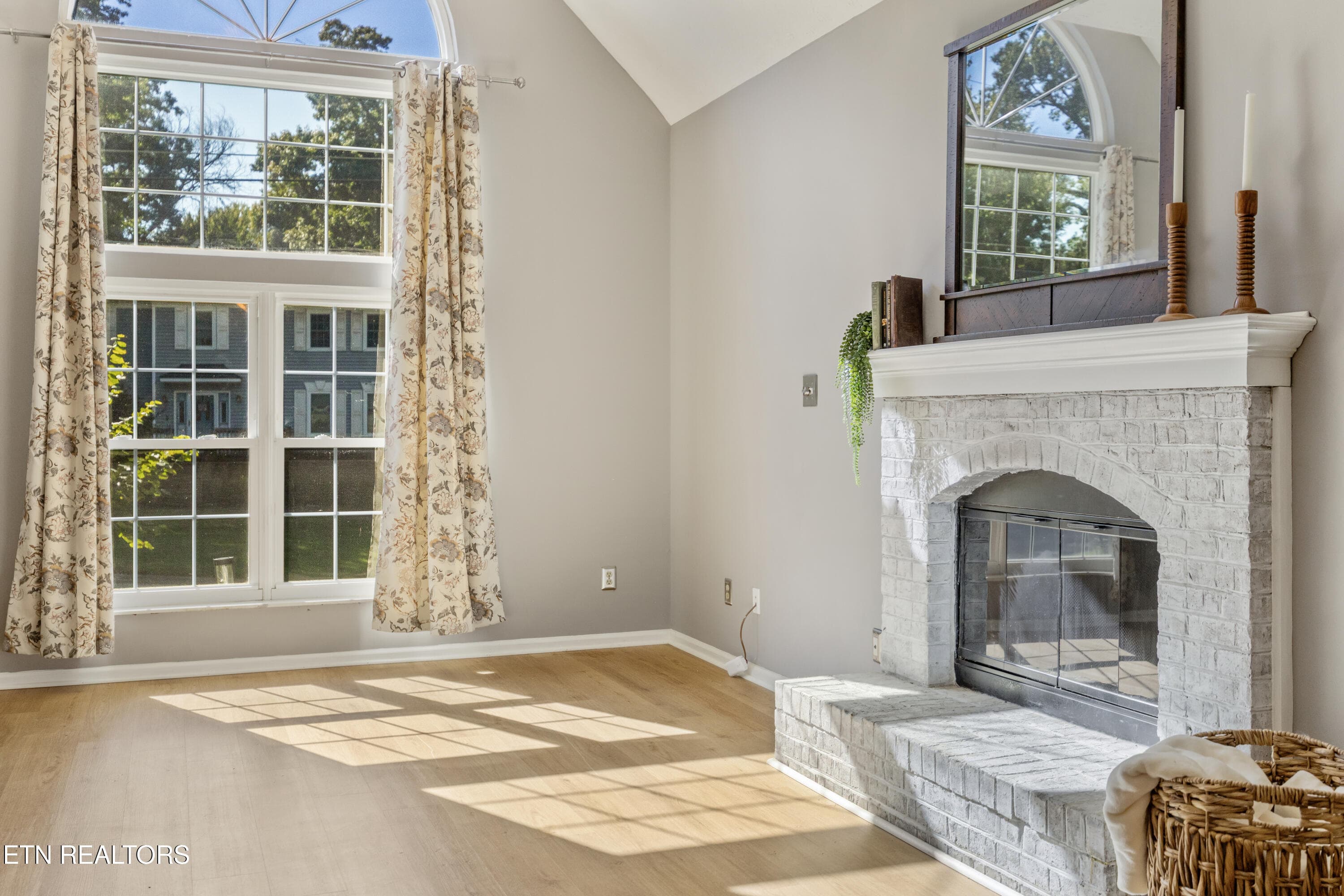 21-9800 Crestline Dr 26 - 9800 Crestline Drive, Knoxville, TN 37922, Knoxville