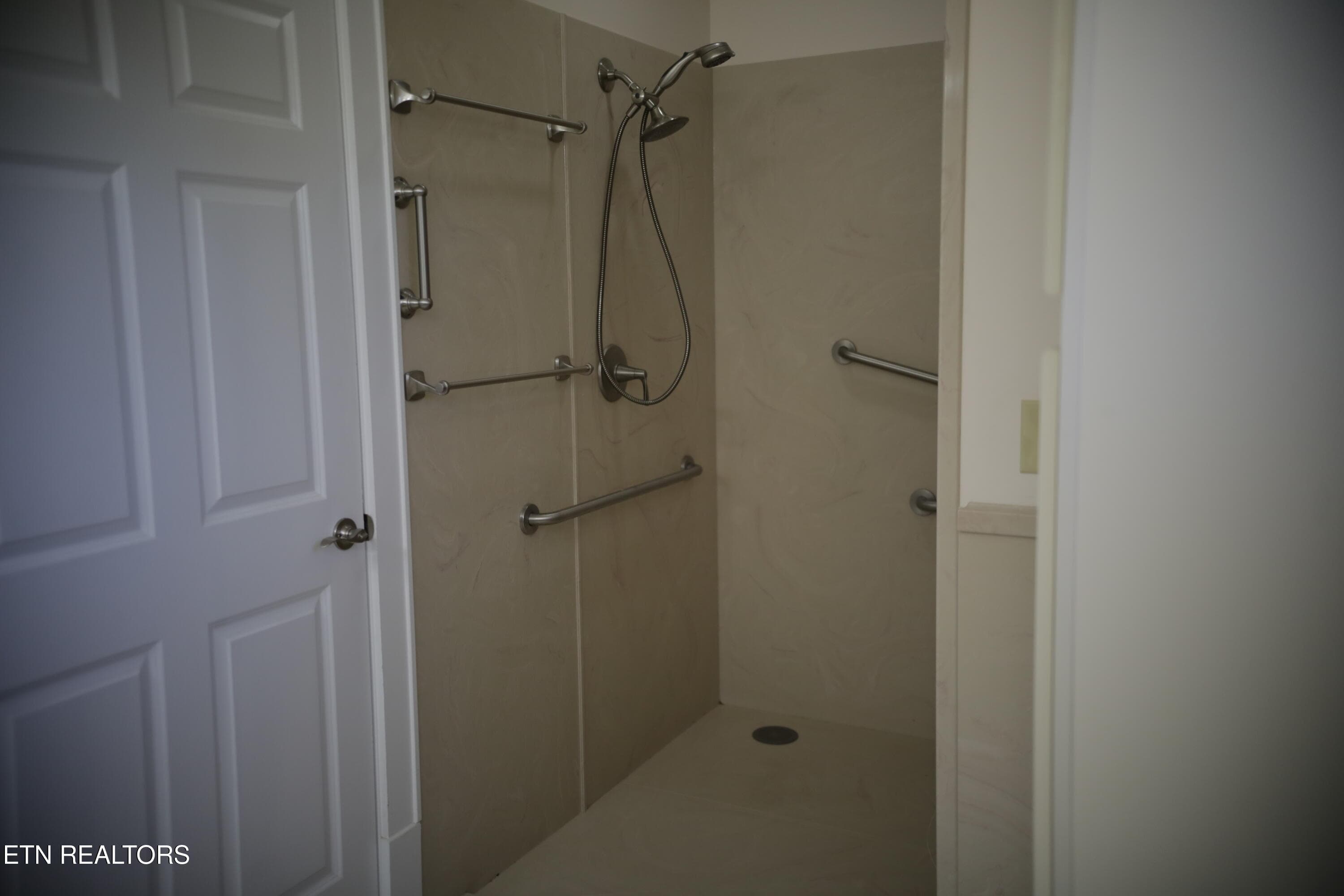 P09A4540 - 800 N Kingston Ave, Rockwood, TN 37854
