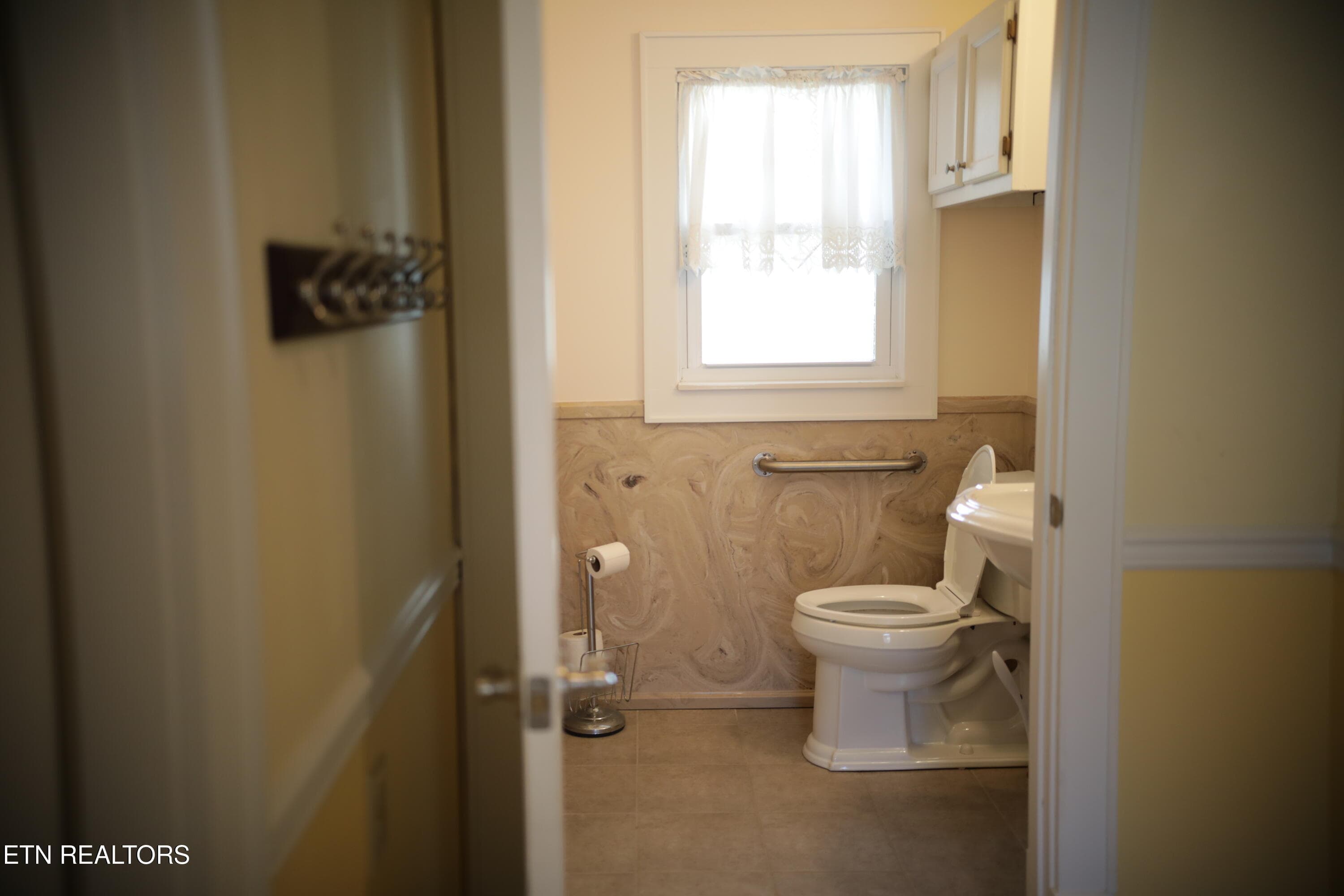 P09A4575 - 800 N Kingston Ave, Rockwood, TN 37854