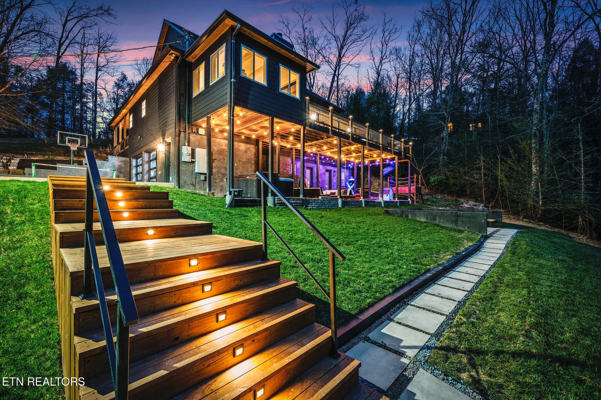2210 Woodcock Tr, Sevierville, TN 37876