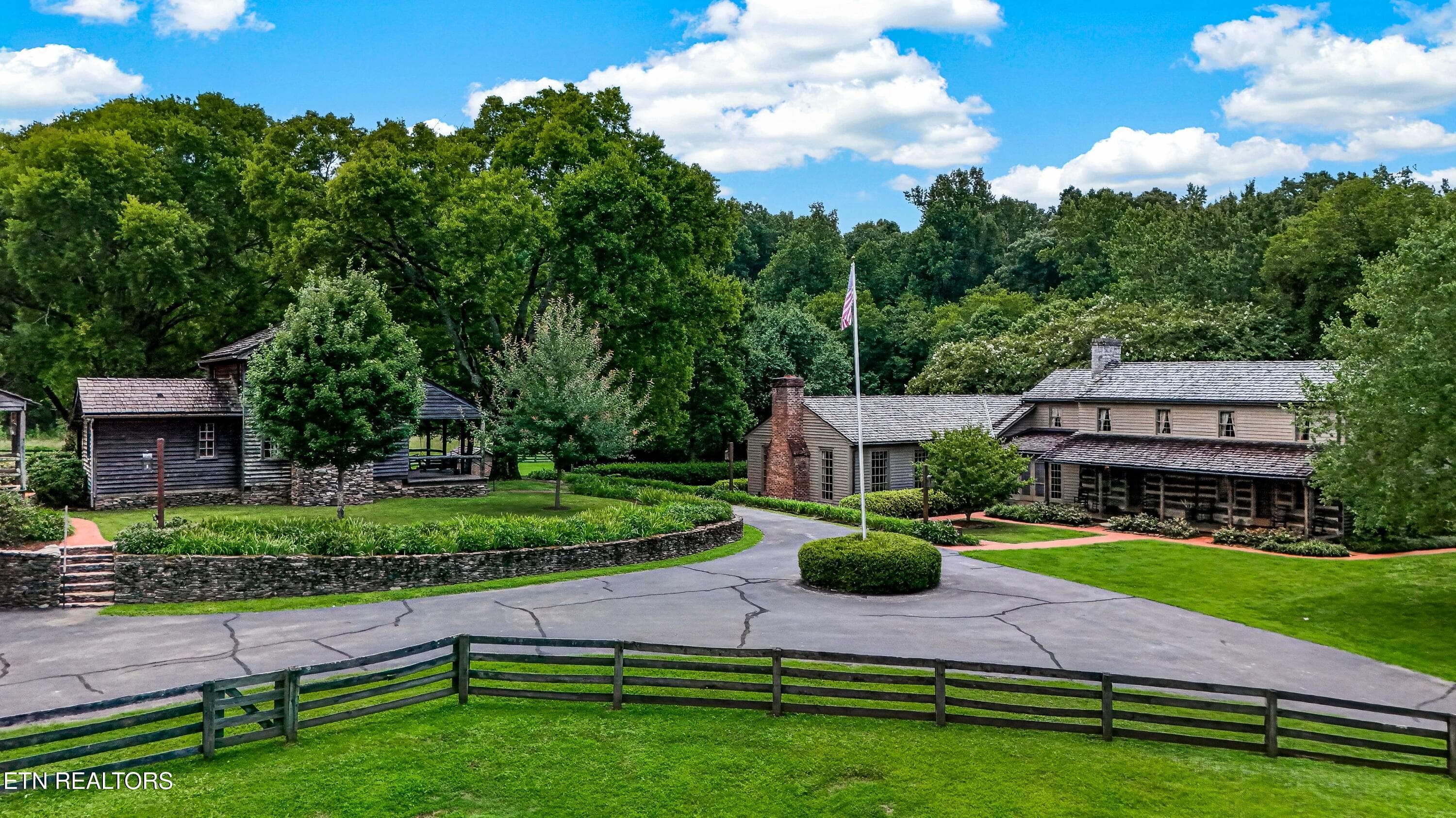 3790 Hollybrook Rd, Rockford, TN 37853