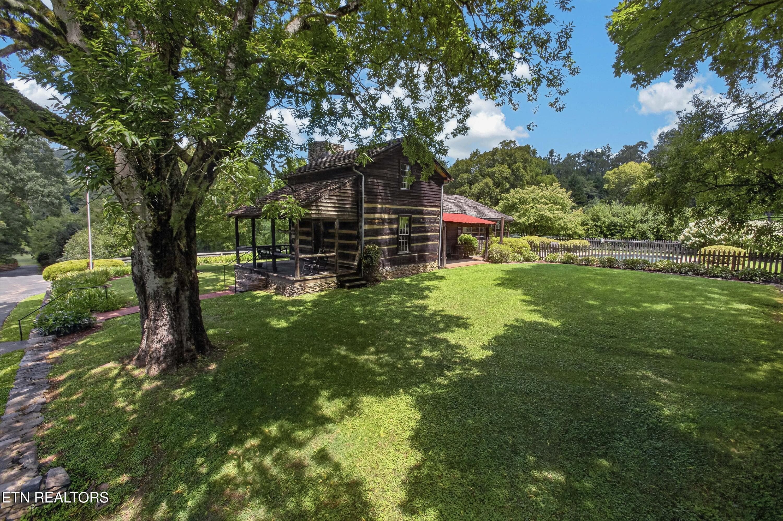 Guest House - 3790 Hollybrook Rd, Rockford, TN 37853