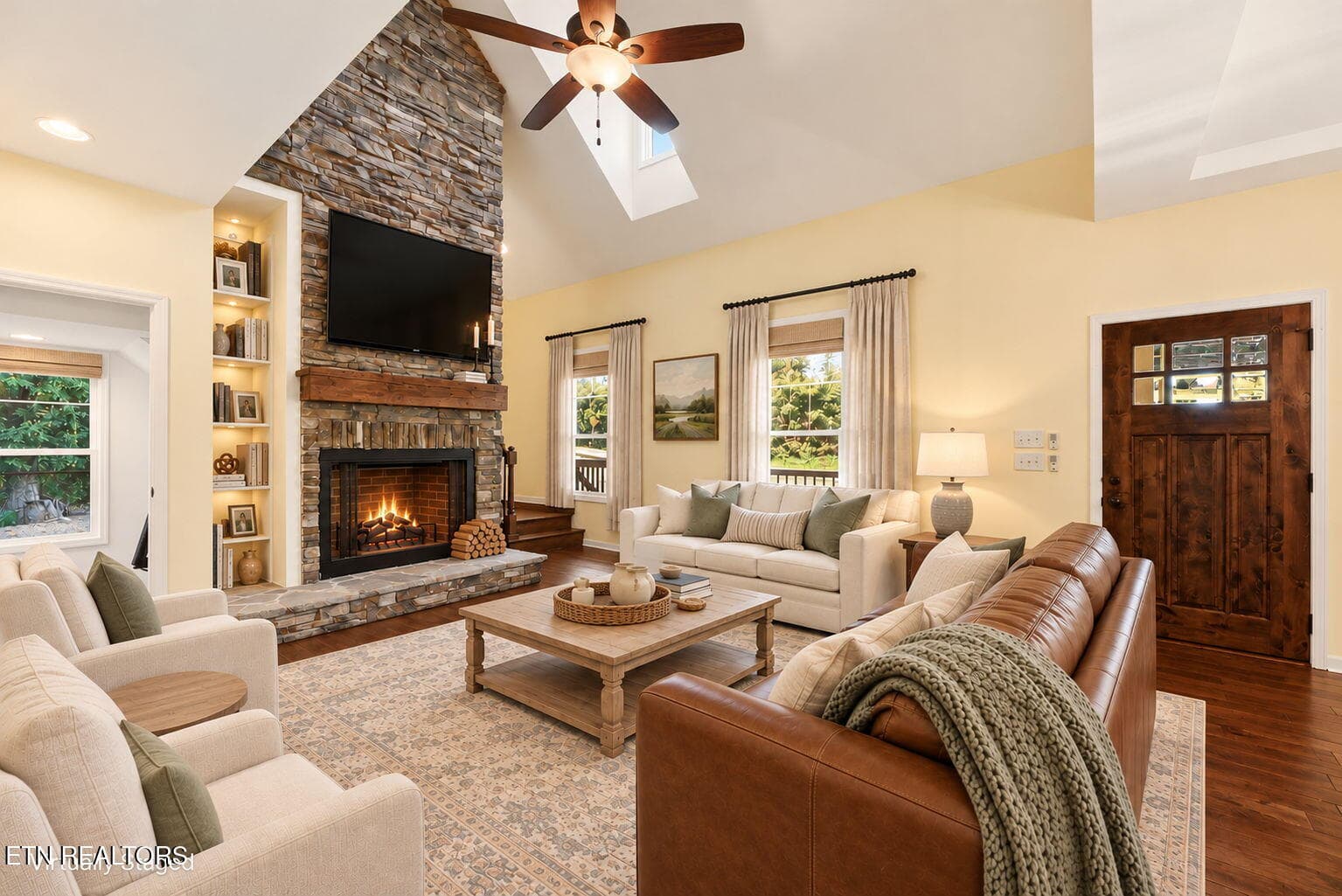 Staged living - 7765 Beals Chapel Rd, Lenoir City, TN 37772