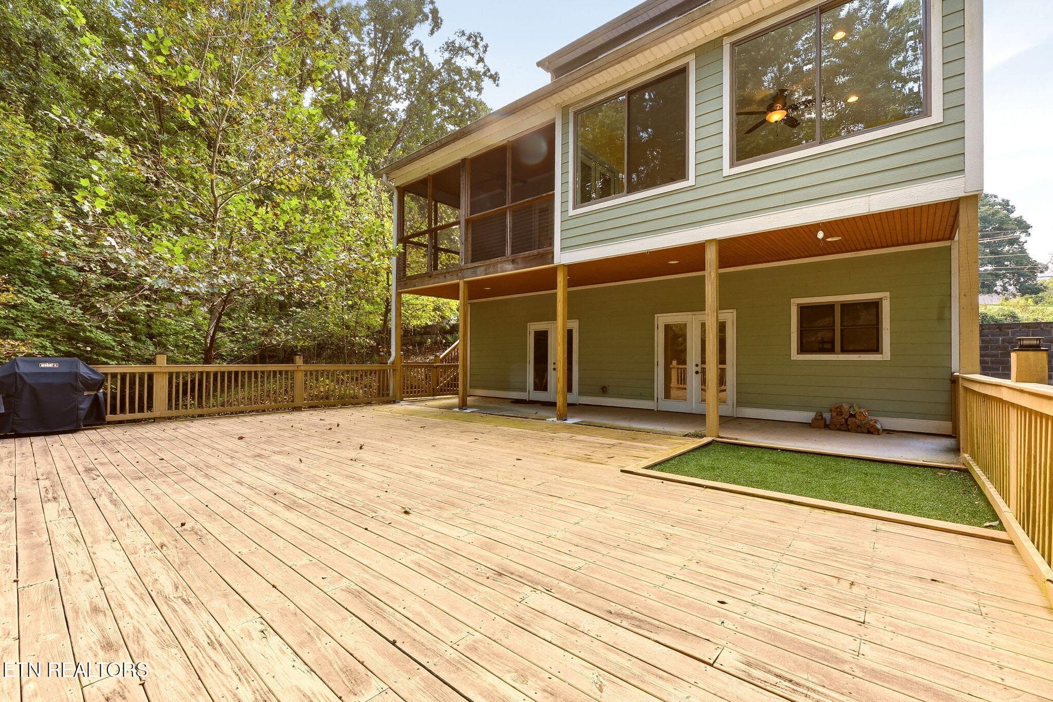 Deck - 7765 Beals Chapel Rd, Lenoir City, TN 37772